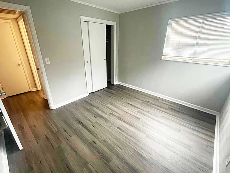 563 Lowell Ave — Photo 6
