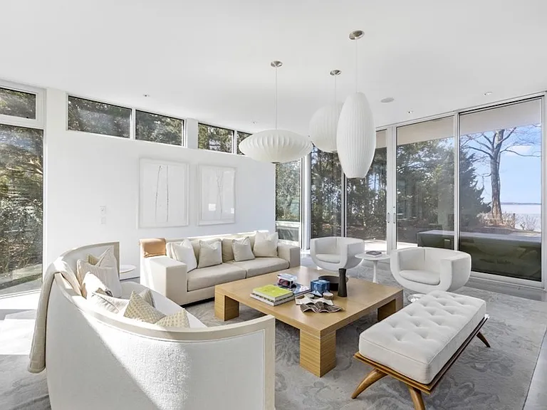 67 Clearview Dr — Photo 3