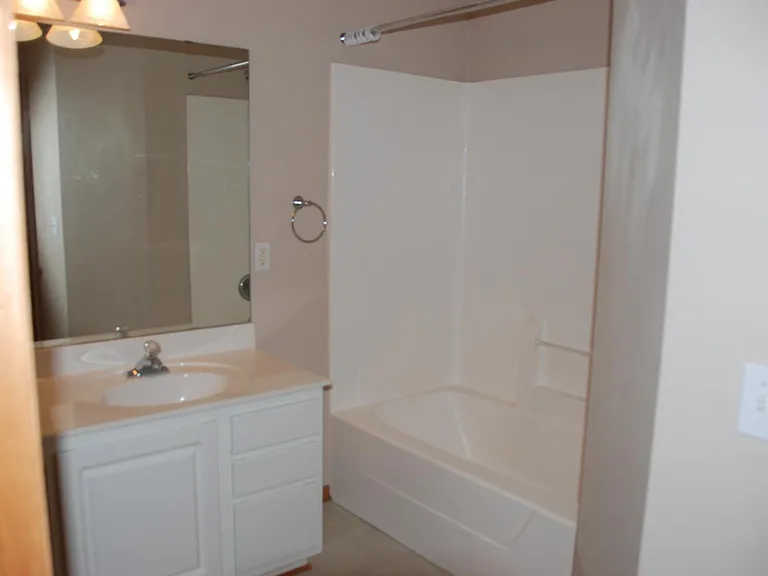 1676 Colonial St — Photo 10