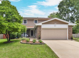 391 Pearson Cir, Naperville, IL 60563