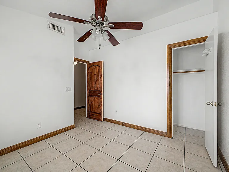 8544 W Holly St — Photo 14