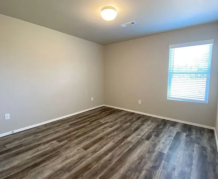 2701 Denver St — Photo 11