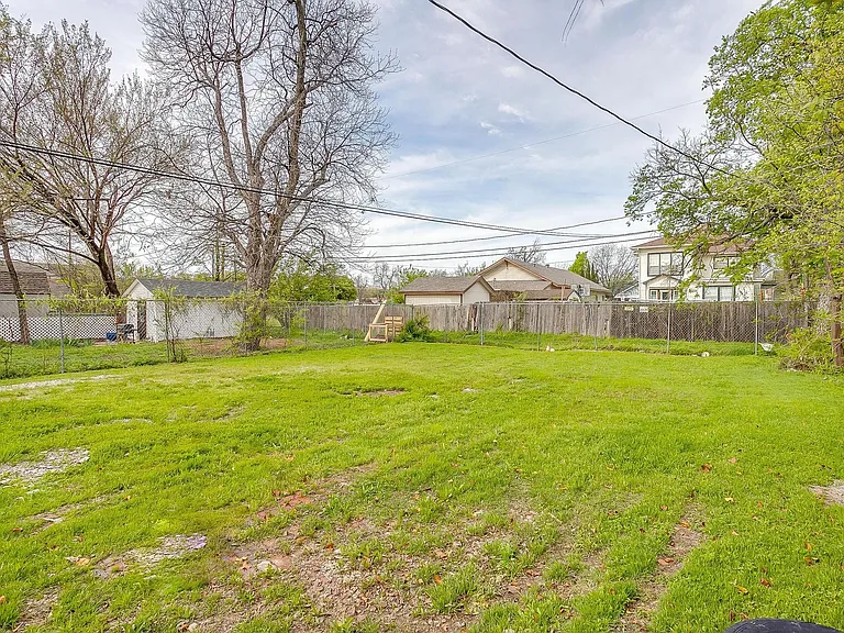 2932 Travis Ave — Photo 31