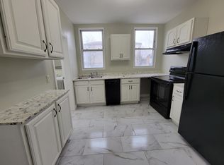 360 Grove St #1E, Newark, NJ 07103