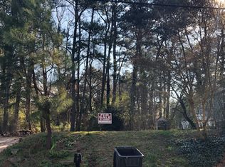 2932 Palm Dr, East Pt, GA