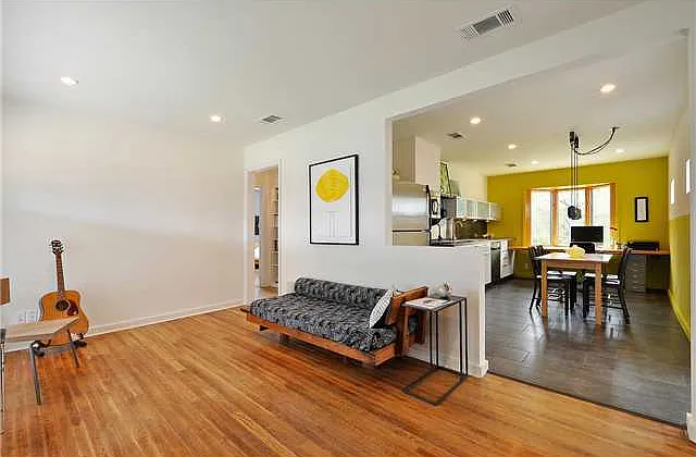 2 bed, 1000 sqft, $2,850 — Photo 2