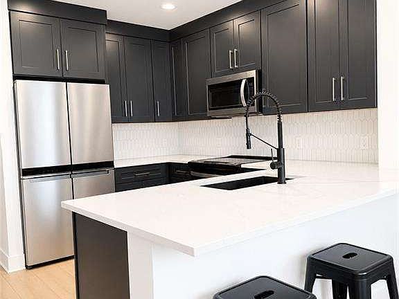 4th image of 855 Peachtree St NE Unit 2210