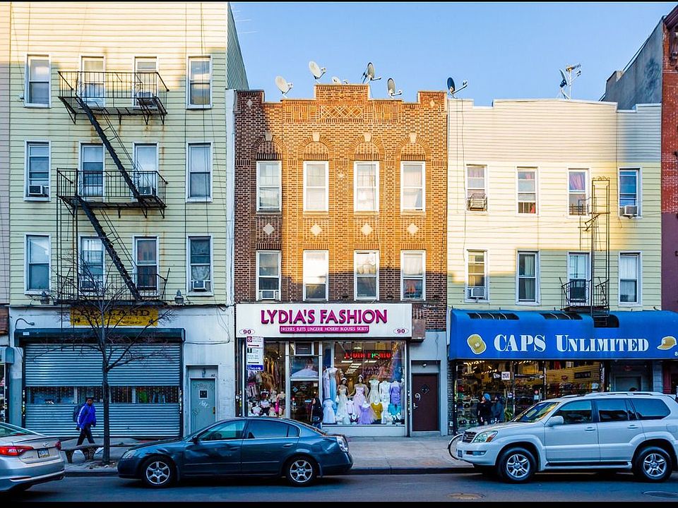 1st image of 90 Graham Ave Ste 1