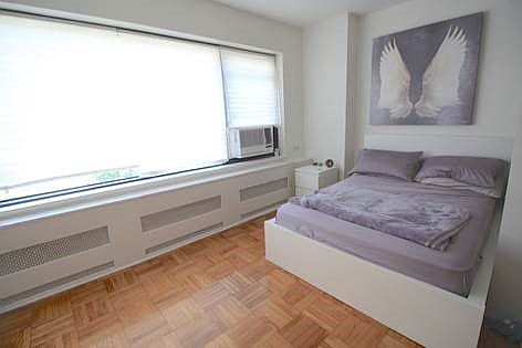 4th image of 412 E 55th St APT 5F
