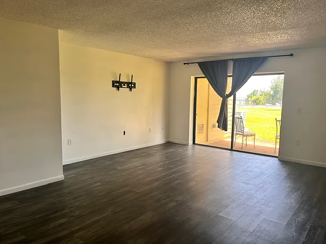 2 bed, 1550 sqft, $2,000 — Photo 3