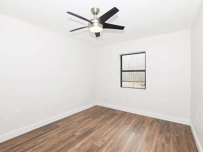 3764 NE Sandra Dr — Photo 14