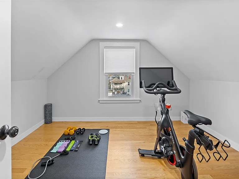 14 Everett St #14-2 — Photo 11