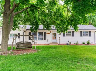 637 Aztec Dr, Carol Stream, IL 60188