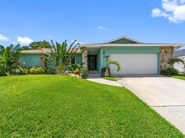 7992 Bayshore Dr, Seminole, FL 33776