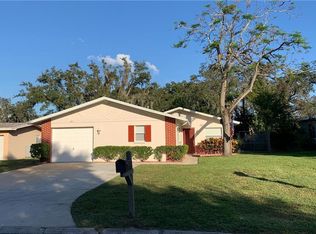 81 Lexington Dr, Dunedin, FL 34698