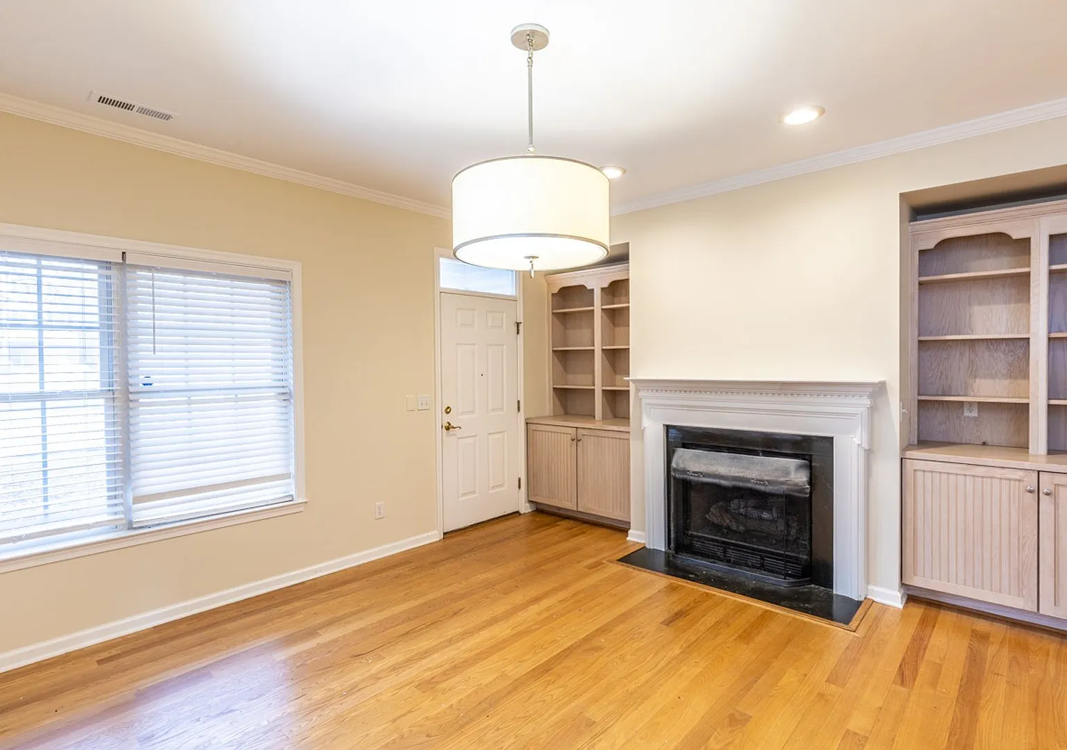 Single Family Home Minutes To Dtwn/Uva Area — Photo 2
