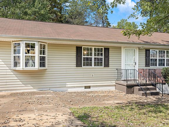 3rd image of 1541 Pin Oak Dr