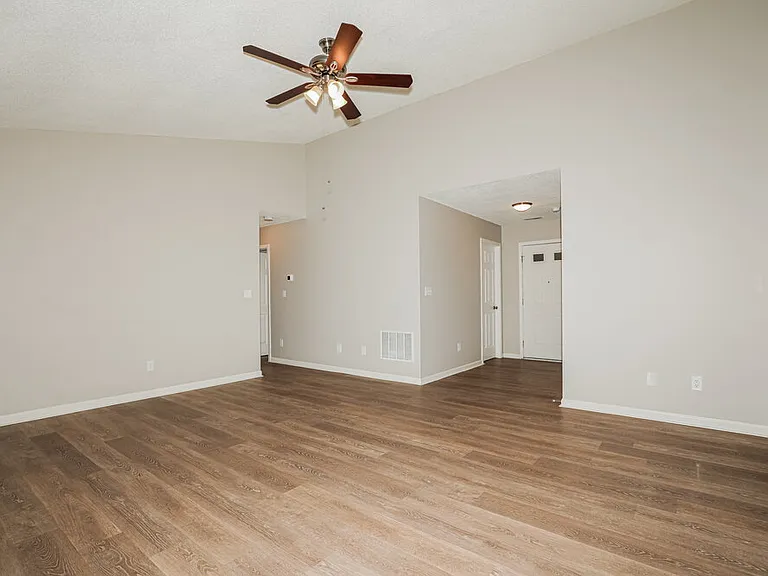 6404 Amarillo Way — Photo 5