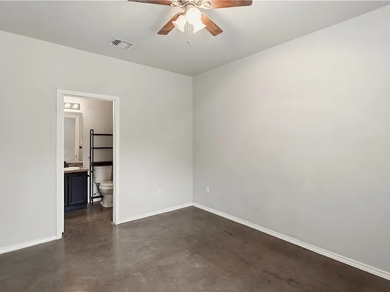 147 Rosedale Ave — Photo 10