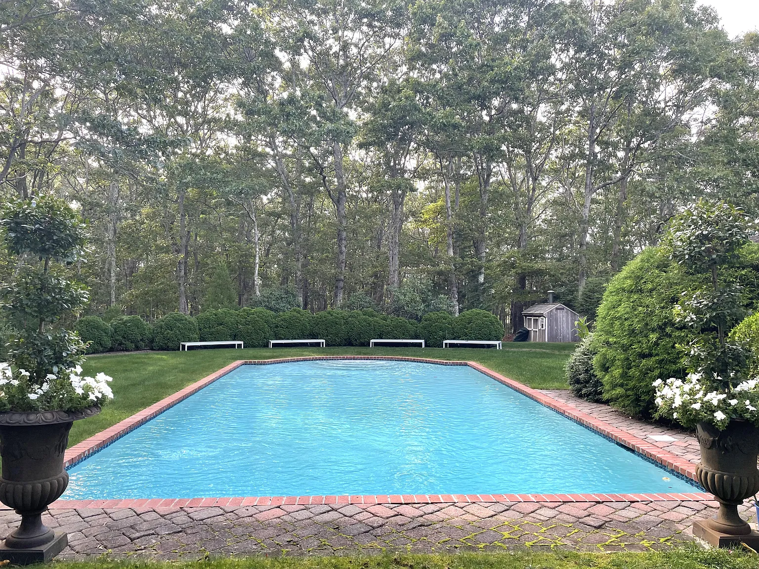 East Hampton With Tennis & Pool — Photo 1