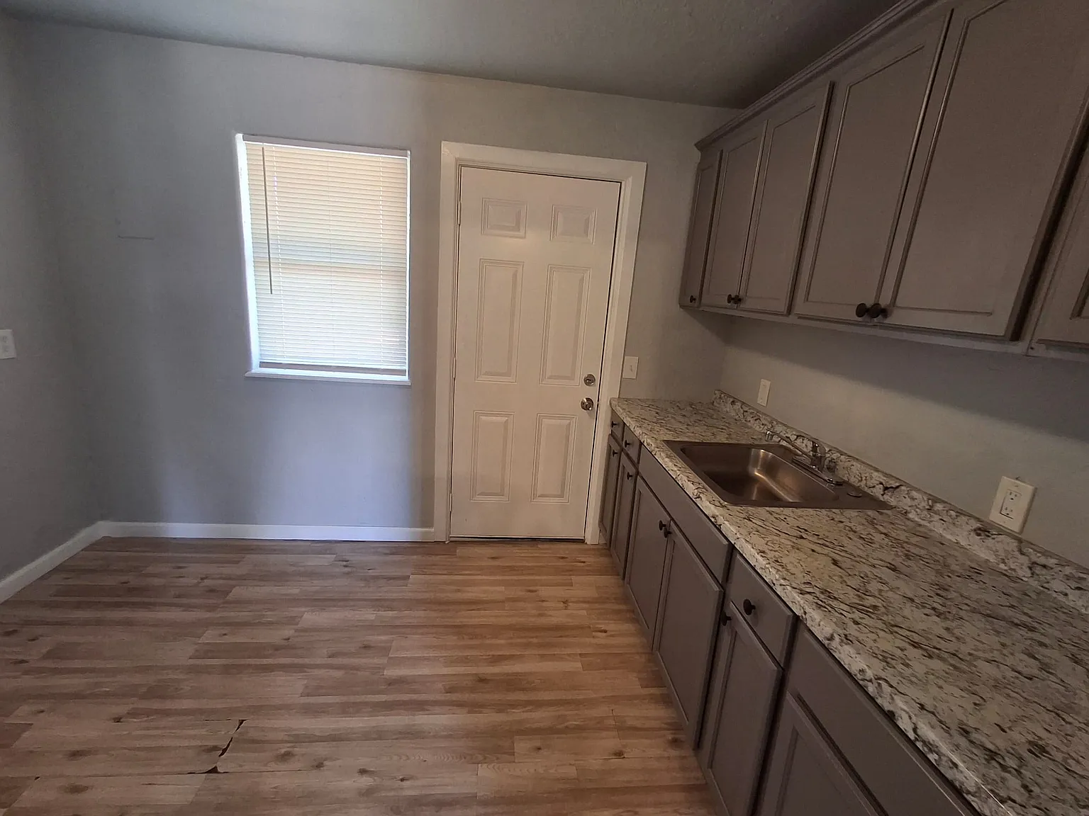 2 bed, 945 sqft, $850 — Photo 4