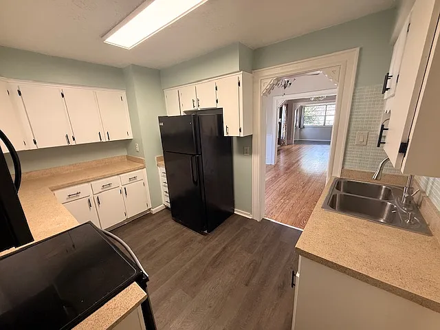211 N Moss St — Photo 10