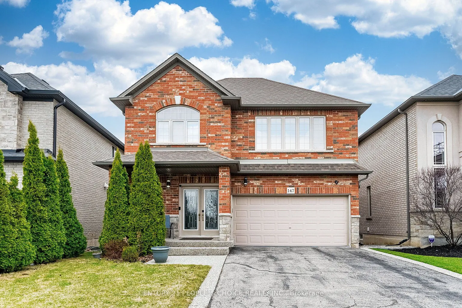147 Garinger Cres photo 1