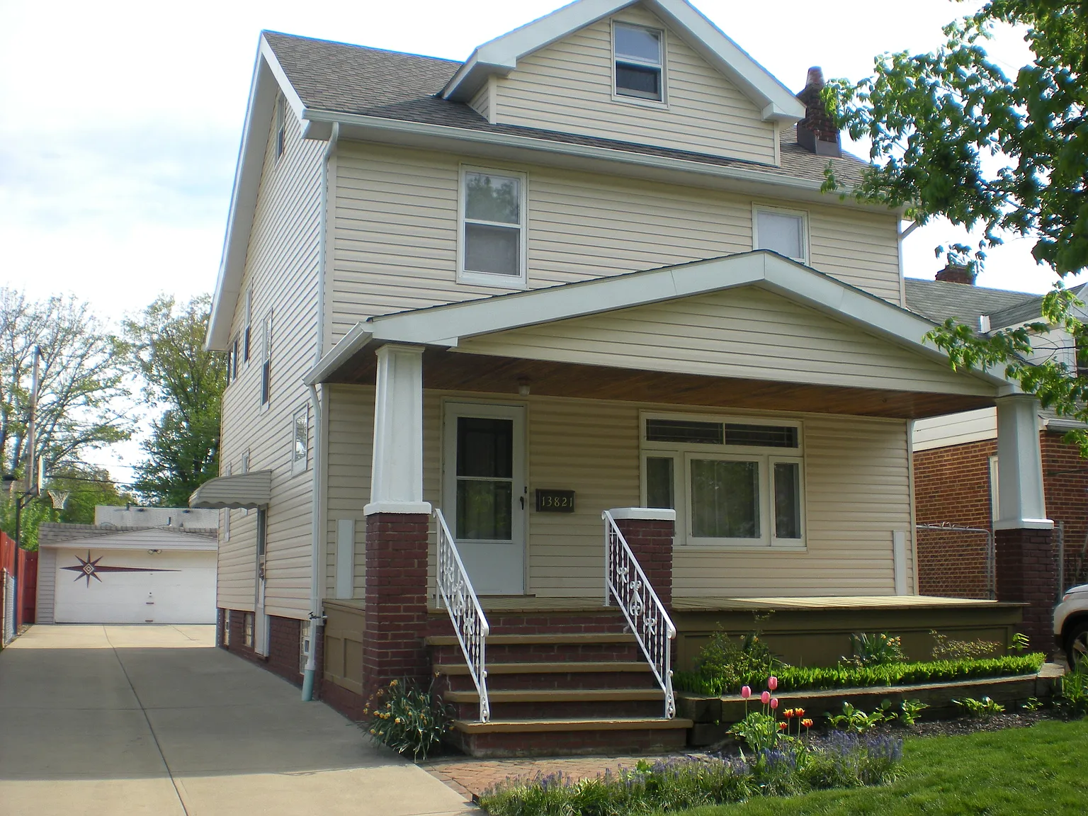 13821 Clifford Ave photo 1