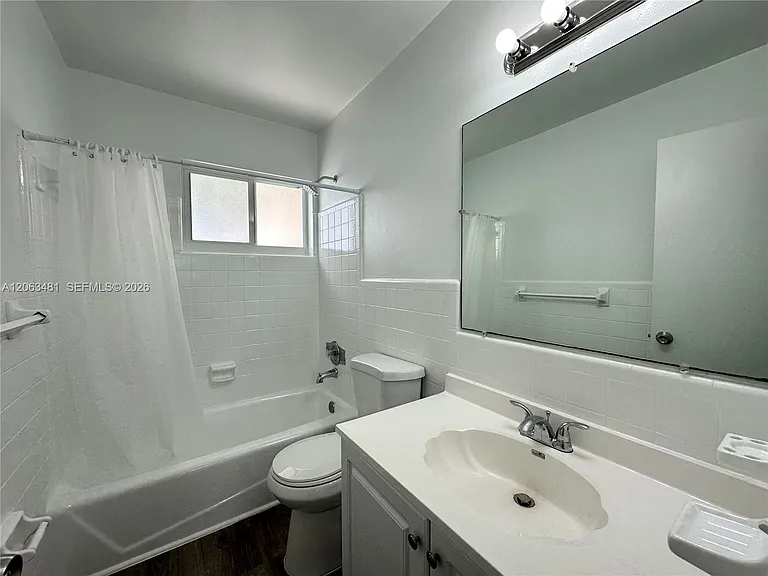 3720 NE 22nd Ave #12 — Photo 12