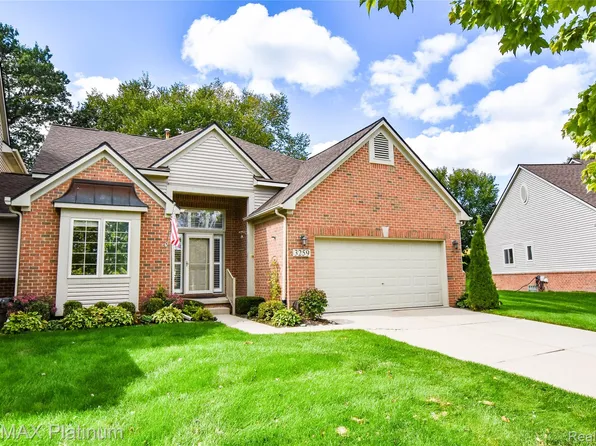 3259 Lochmore Ct, Commerce Township, MI 48382