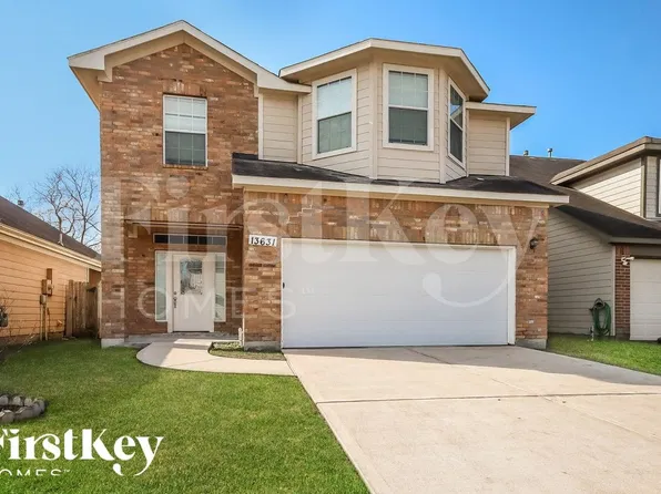 13631 Padgett Dr, Sugar Land, TX 77498