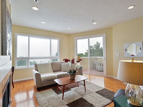 5th image of 265 Serravista Ave