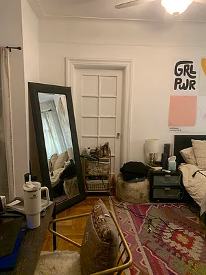 Rented by M.Grossman R.E. Management | media 11