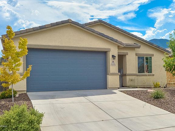 3rd image of 568 Glenshire Ln