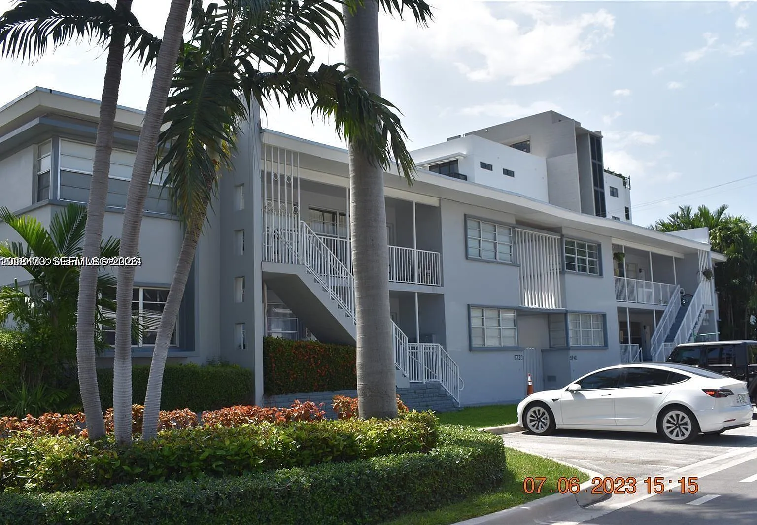 Bay Harbor Island — Photo 1