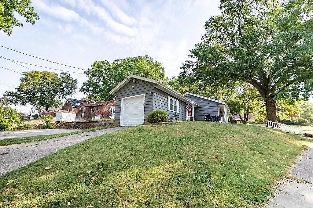 3 bed, 1062 sqft, $1,550 — Photo 3