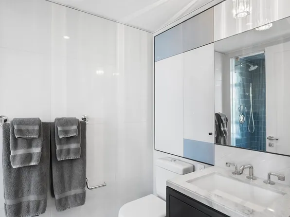 21 East 61st Street image 16 of 22