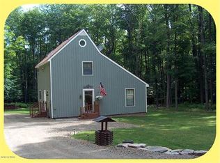 1016 Chestnut Dr, Newfoundland, PA 18445