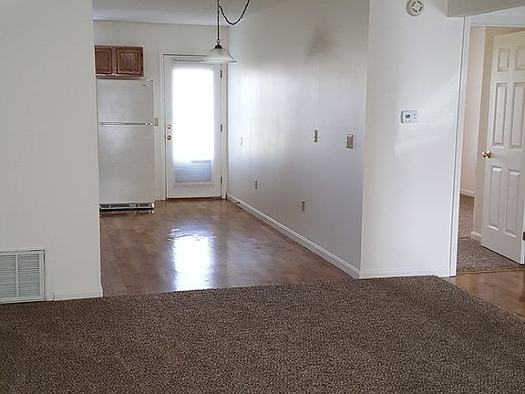 3rd image of 303 Half St #3
