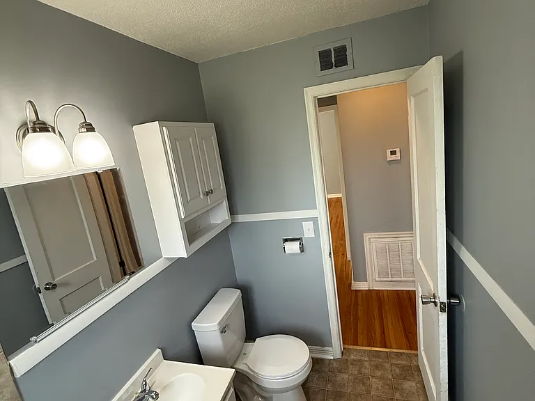 638 S Woodlawn Blvd — Photo 10