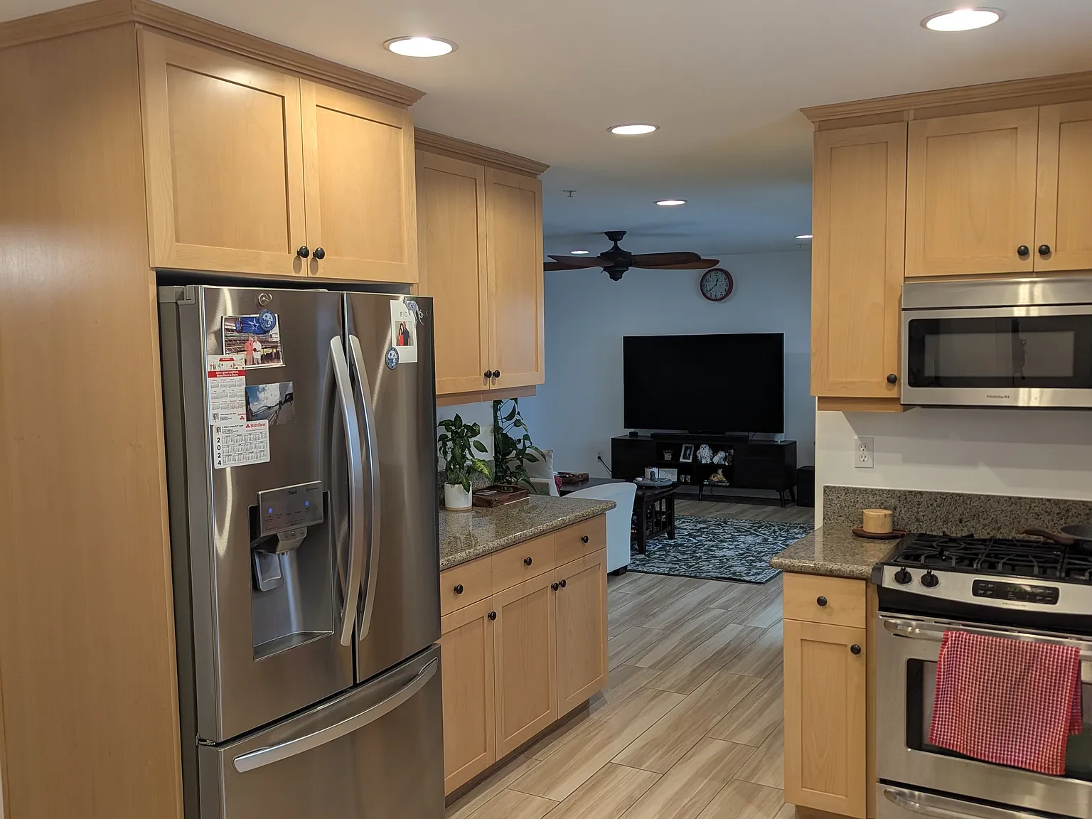 3 bed, 1684 sqft, $5,950 — Photo 4