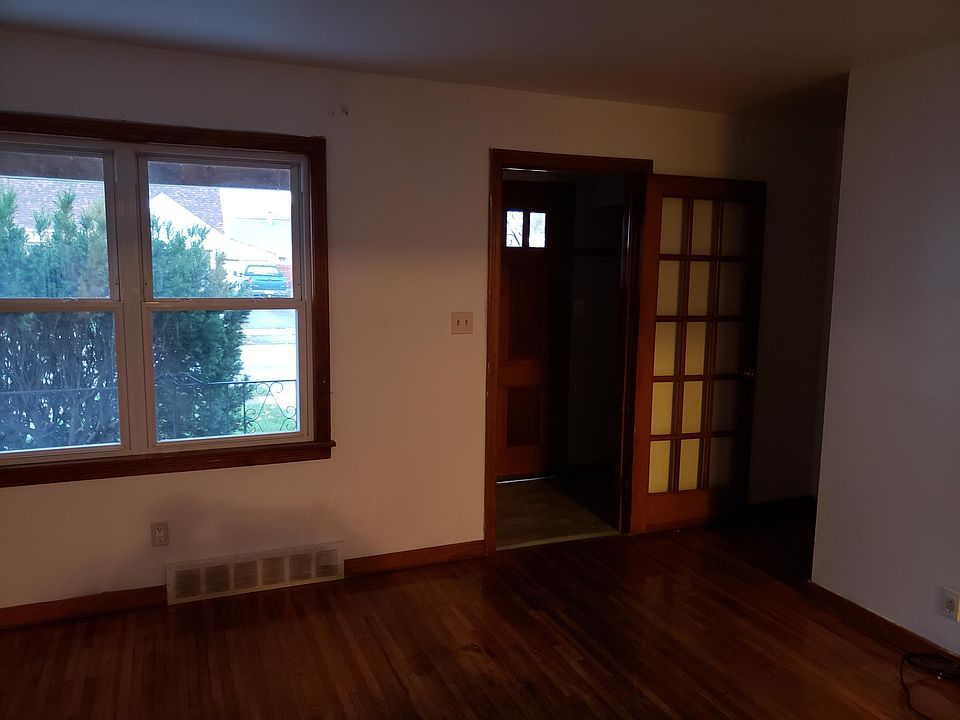 1st image of 3563 Sherwood Ave