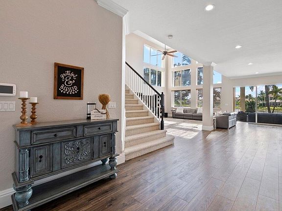 3rd image of 11520 Paradise Cove Ln