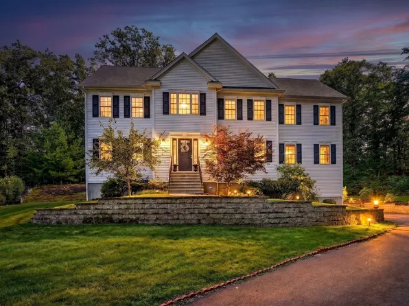 4 Murray Hill Cir, Wilmington, MA 01887