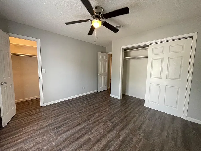 1030 N Montgomery St — Photo 14