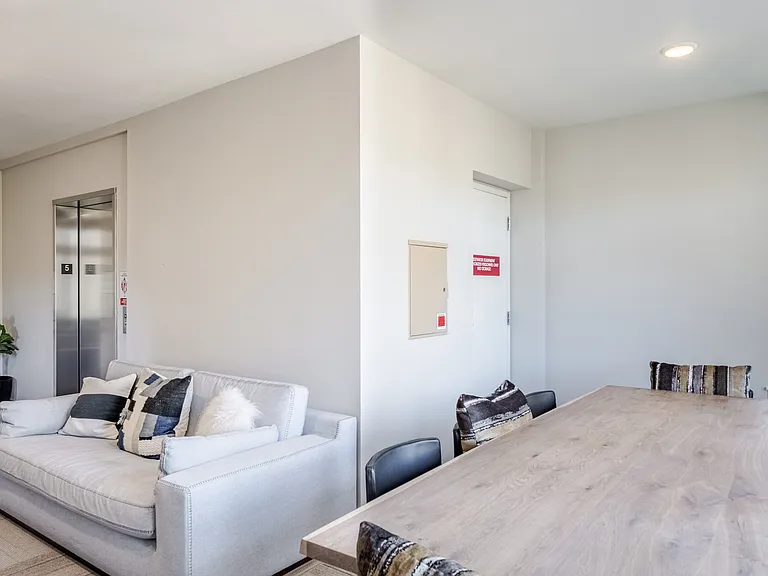Emerald Crest Apartments — Photo 12