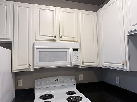 3rd image of 217 Harris Dr APT 22