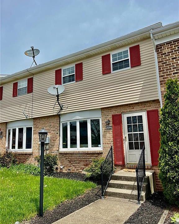 1st image of 5021 Shawnee Blvd N