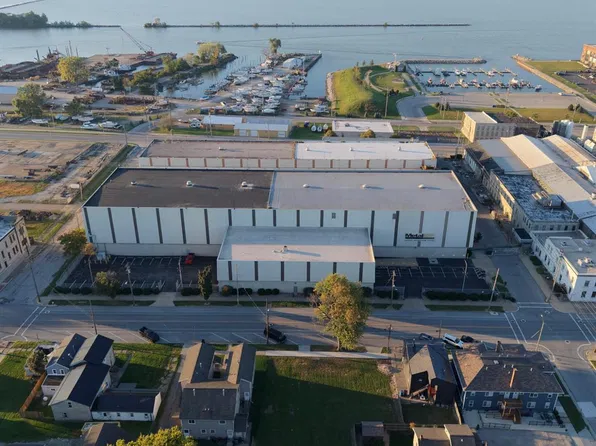 714 W Market St, Sandusky, OH 44870