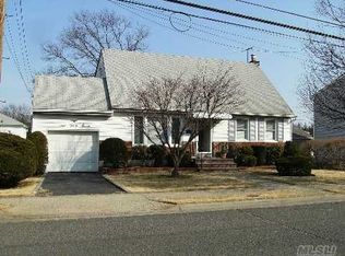237 Doris Ave, Franklin Square, NY 11010